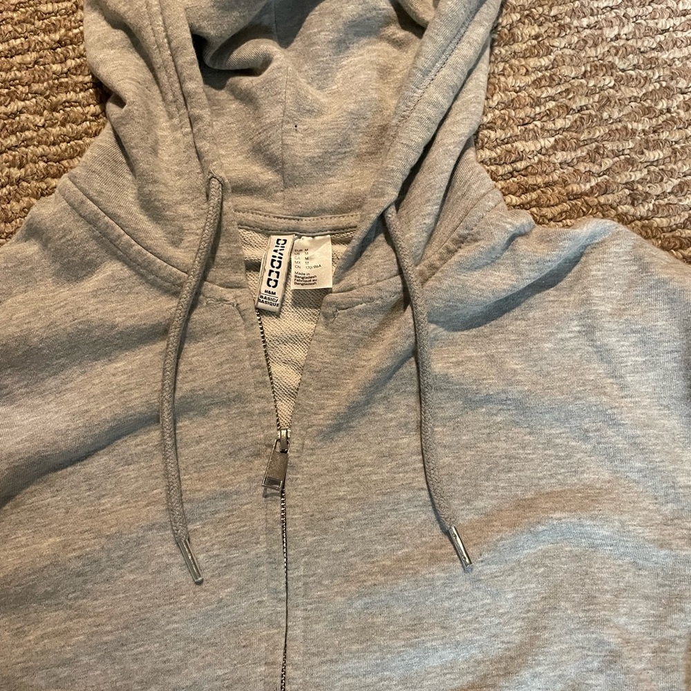 H&M Zip Up - Picture 2 of 5